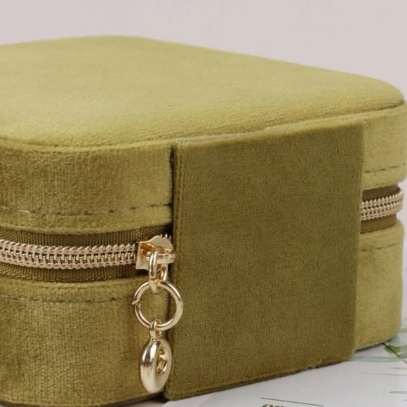 ✨New Velvet Green Jewelry Box - Picture 3 of 5